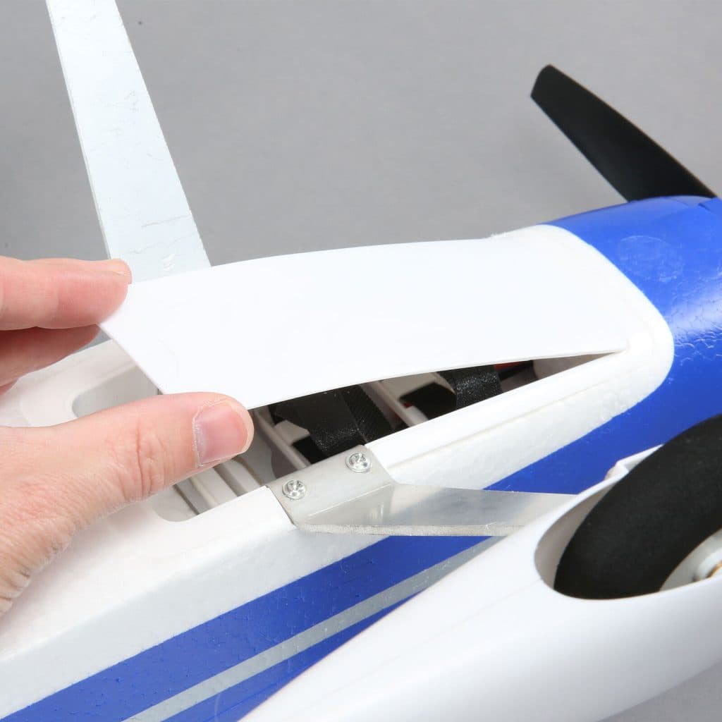 AVIÃO E-FLITE VALIANT 1.3M BNF BASIC EFL49500
