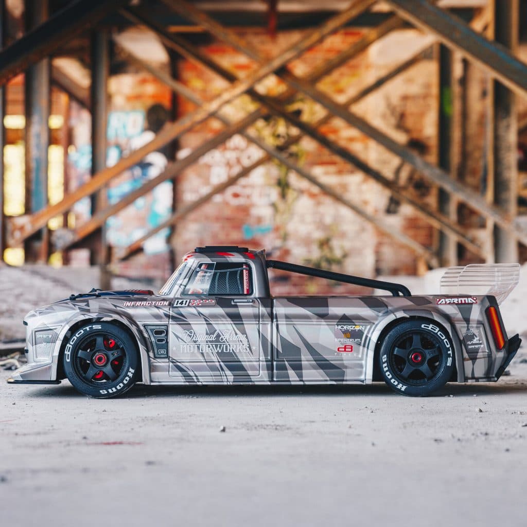 CARRO ARRMA 1/7 INFRACTION 6S BLX ALL-ROAD RTR SILVER ARA7615V2T2