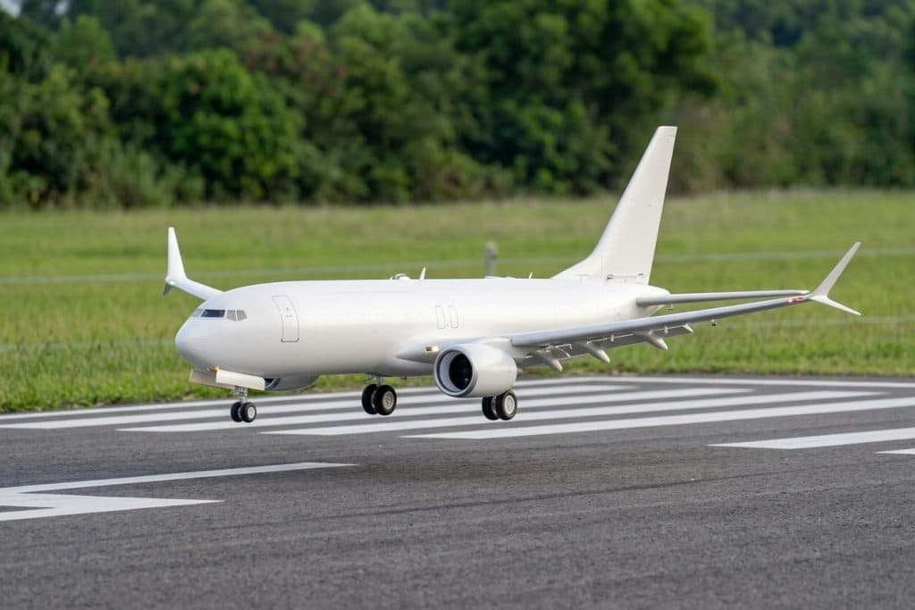 AVIÃO FW AL37 PNP 80MM Blanco (SEM PINTURA) FJ31523P
