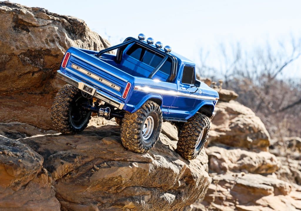 CARRO TRAXXAS 1/10 TRX-4 FORD 79 F-150 RANGER XLT TQI BLUE 92046-4