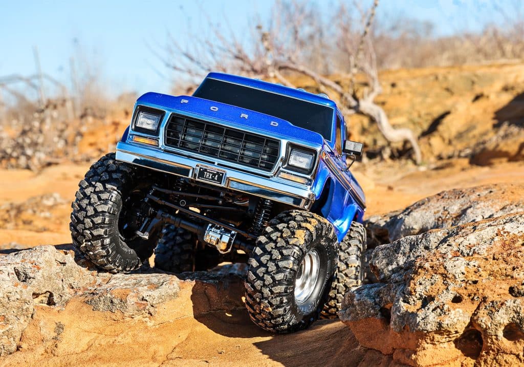 CARRO TRAXXAS 1/10 TRX-4 FORD 79 F-150 RANGER XLT TQI BLUE 92046-4
