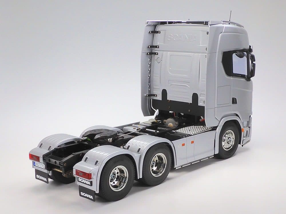 SEMI-TRUCK TAMIYA 1/14 RC SCANIA 770 S 6X4 SILVER EDITION 56373