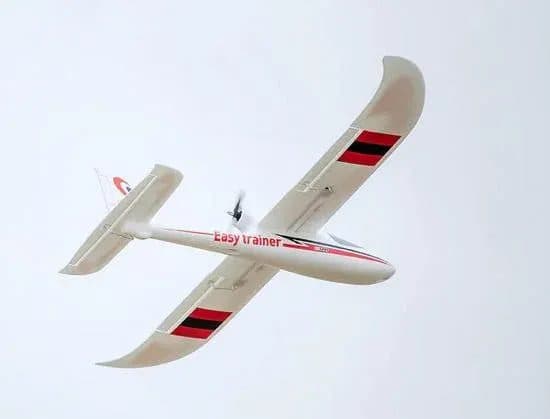 AVIAO FMS EASY TRAINER 1280MM RTF FMS051RRD