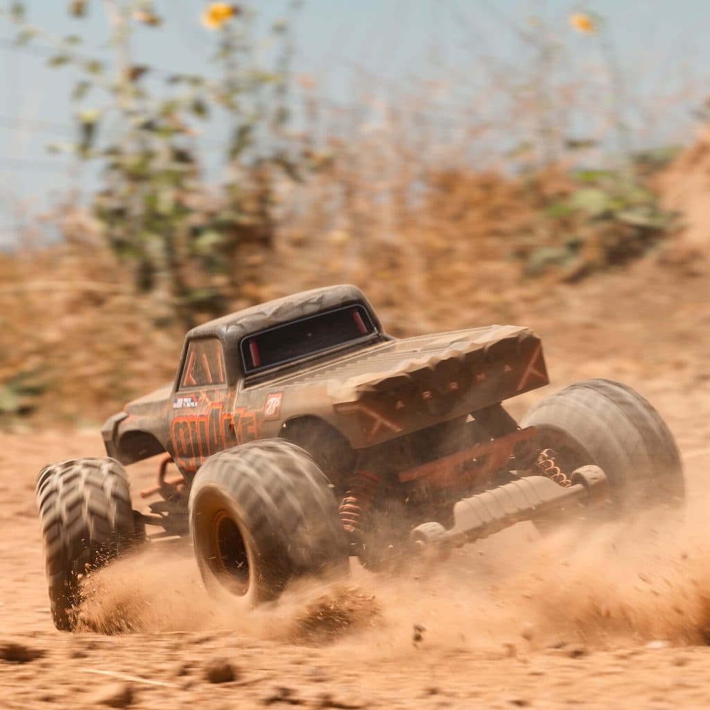 CARRO ARRMA 1/10 QUAKE 223S 2WD BLX MONSTER TRUCK RED ARA3537T1
