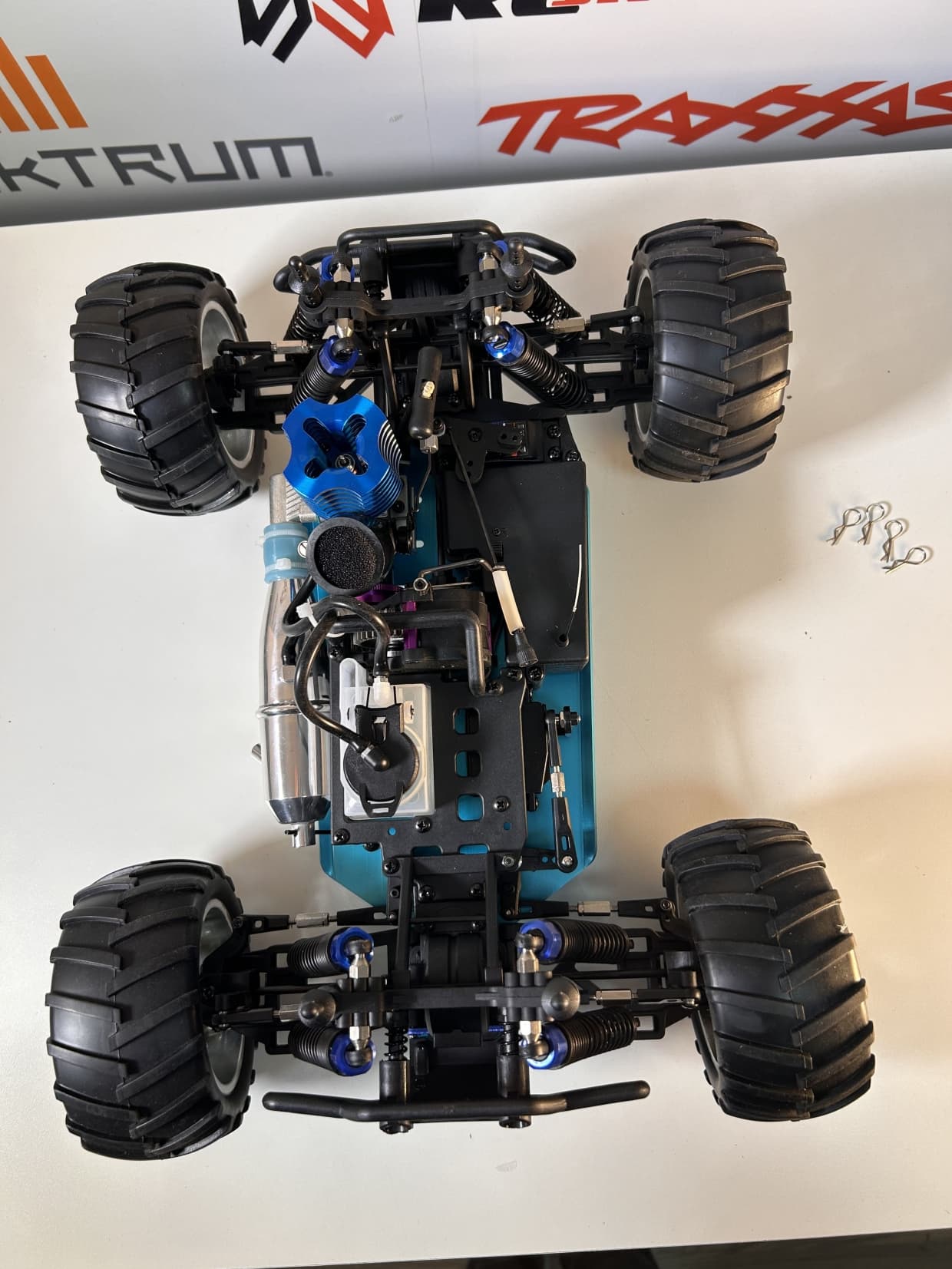 CARRO HIMOTO 1/10 ELDORADA TRUCK .18 NITRO 4WS BLUE/ORANGE HI6101