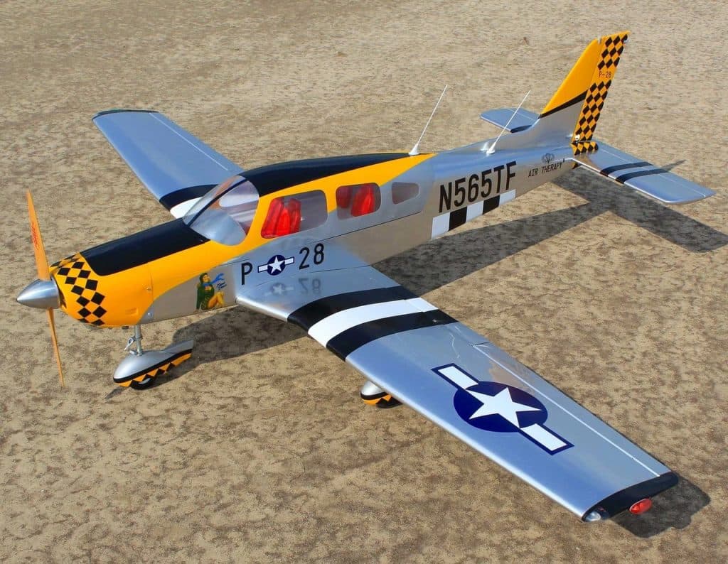 AVIÃO SEAGULL PIPER CHEROKEE WARRIOR II P-51 87– ARF SILVER SEA424