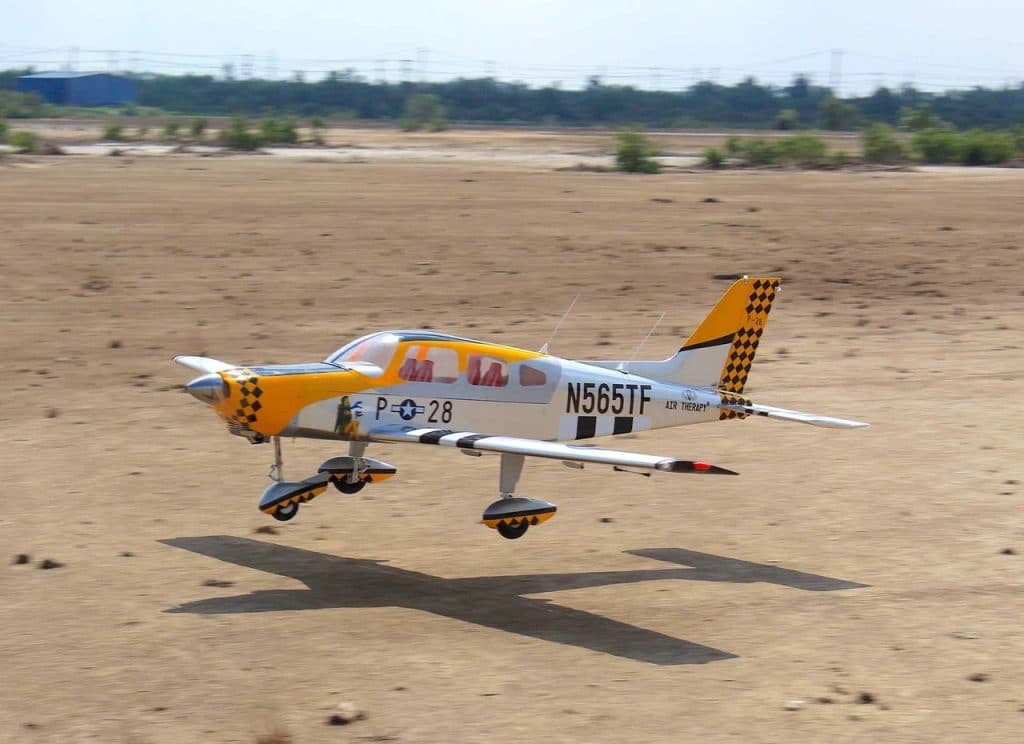 AVIÃO SEAGULL PIPER CHEROKEE WARRIOR II P-51 87– ARF SILVER SEA424