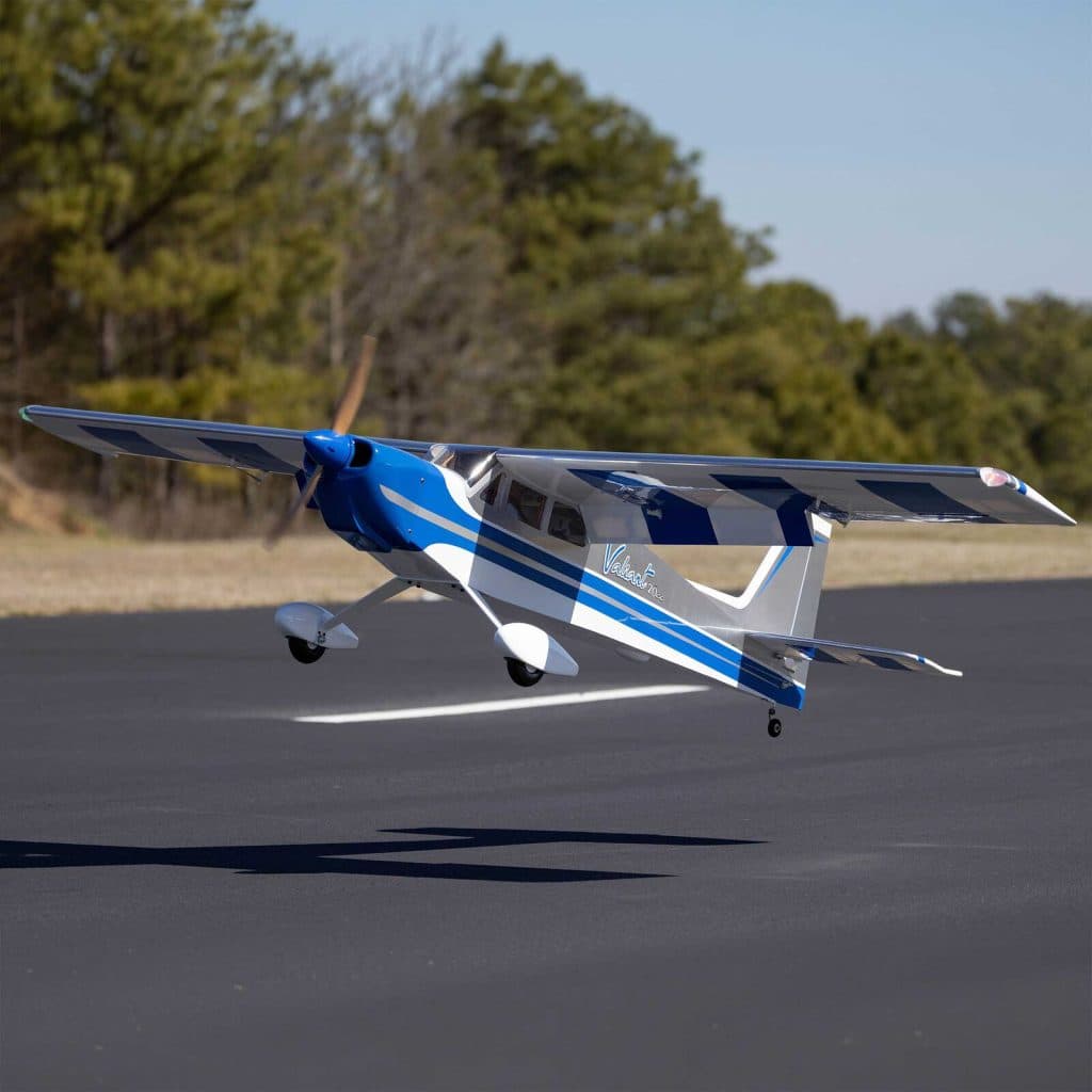 AVIÃO HANGAR VALIANT 20CC ARF 86.5" HAN15040