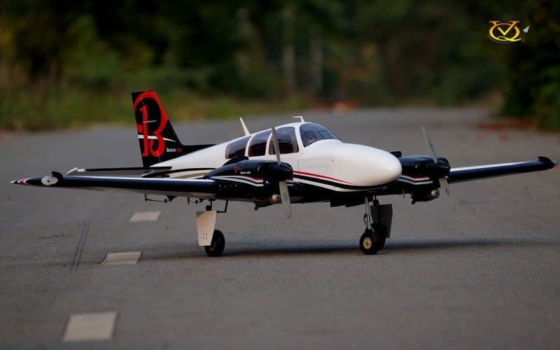 AVIAO VQ BEECHCRAFT BARON 69.2" EP-GP US VQA157US