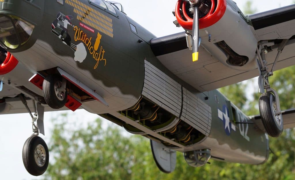 AVIAO VQ B-24 LIBERATOR 2.8M EP-GP OLIVE VQA152
