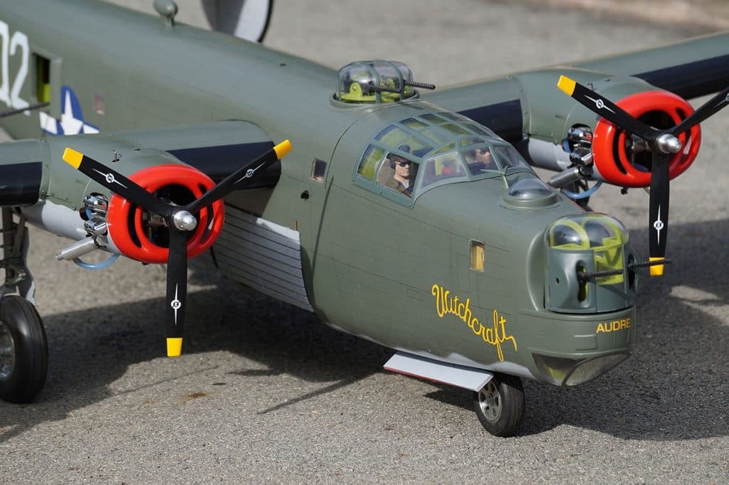 AVIAO VQ B-24 LIBERATOR 2.8M EP-GP OLIVE VQA152