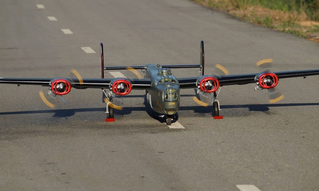 AVIAO VQ B-24 LIBERATOR 2.8M EP-GP OLIVE VQA152