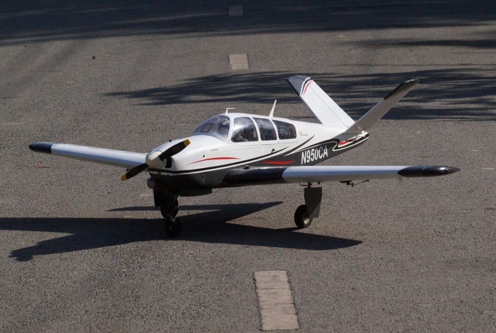 AVIAO VQ BEECHCRAFT BONANZA V-TAIL 46-52 EP-GP VQA136V