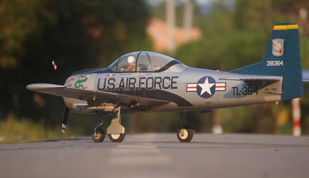 AVIAO VQ T-28 TROJAN 69.3" .120 SILVER VQA162S