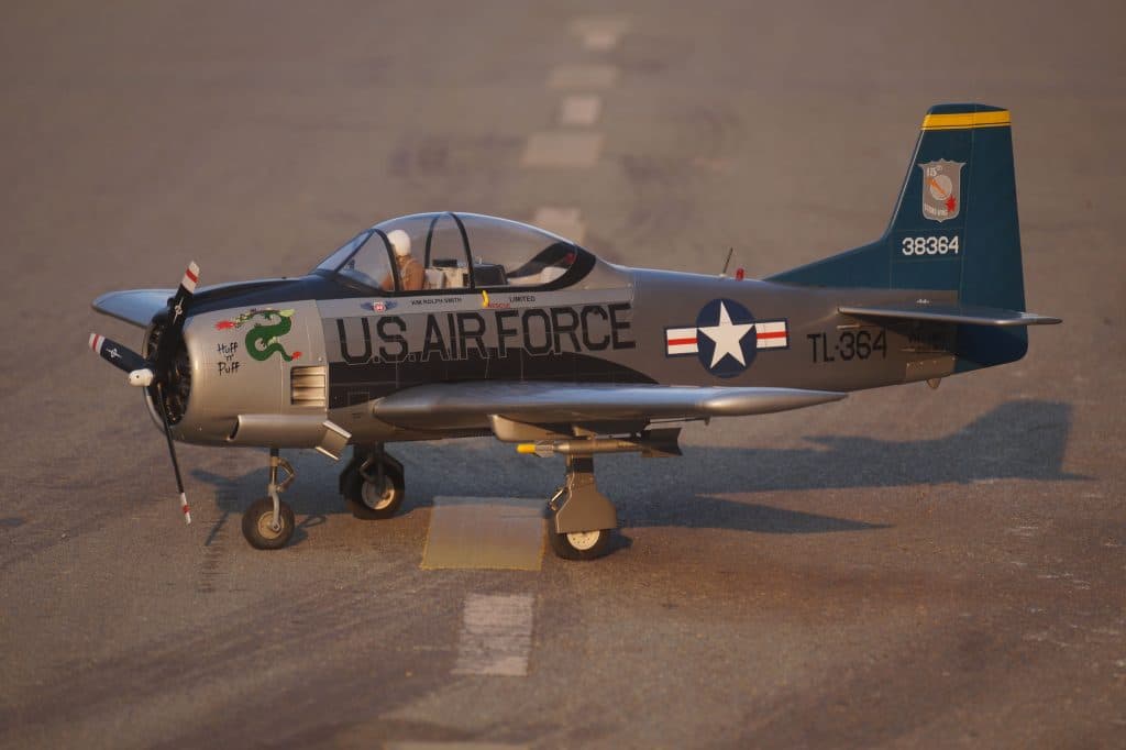 AVIAO VQ T-28 TROJAN 69.3" .120 SILVER VQA162S
