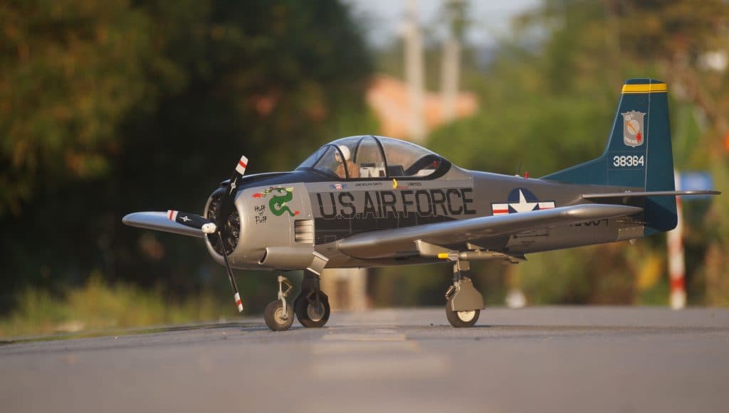 AVIAO VQ T-28 TROJAN 69.3" .120 SILVER VQA162S