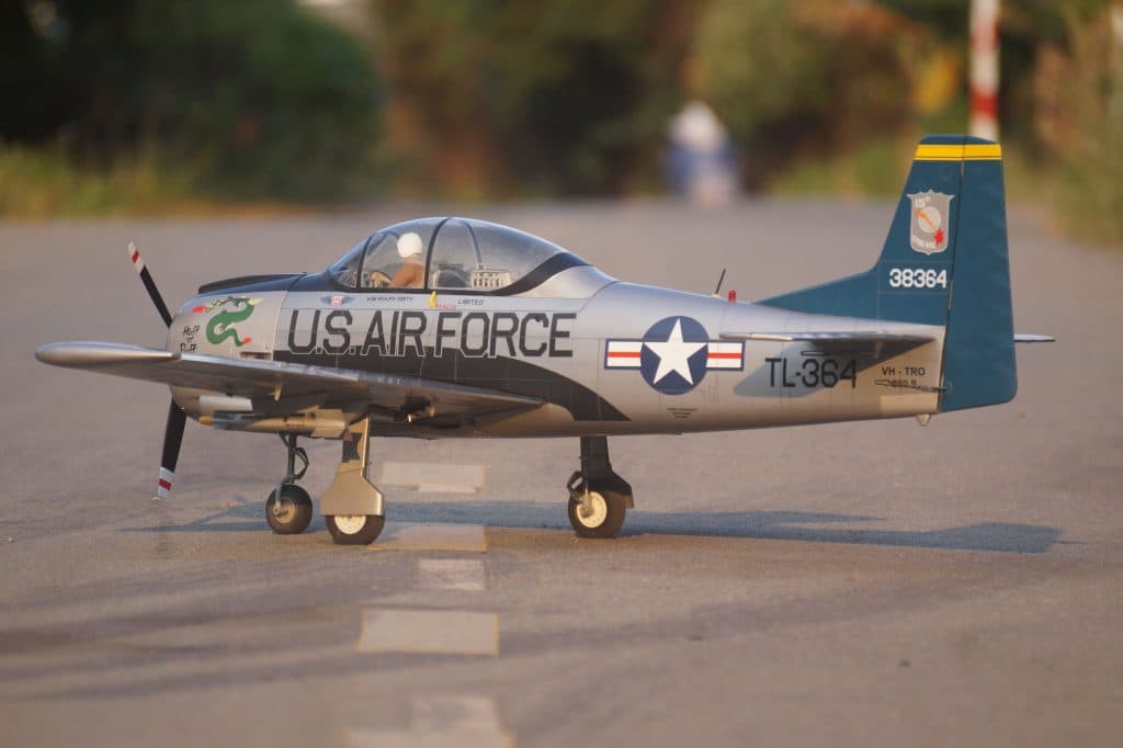 AVIAO VQ T-28 TROJAN 69.3" .120 SILVER VQA162S