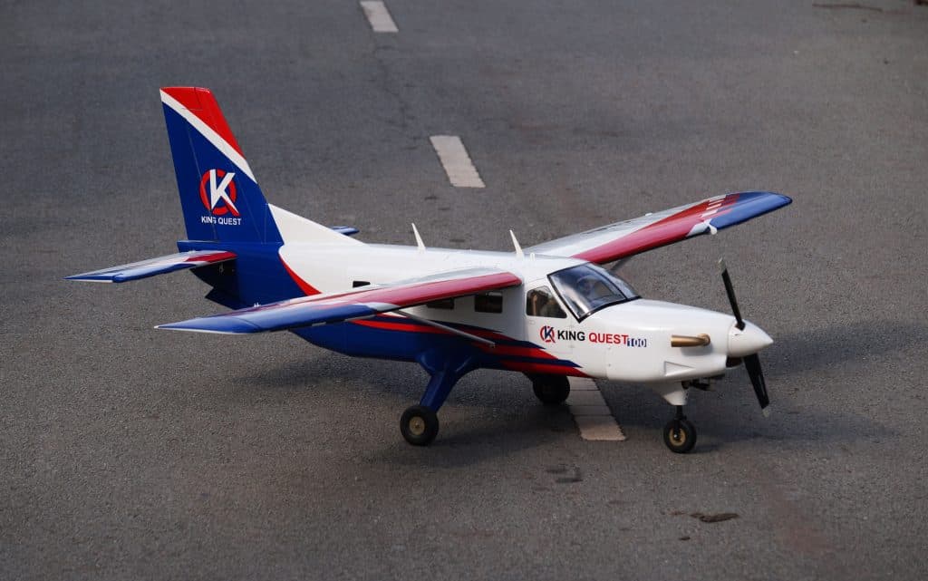 AVIAO VQ KING QUEST KODIAK 87" .120 EP/GP RED/WHITE VQA164RW
