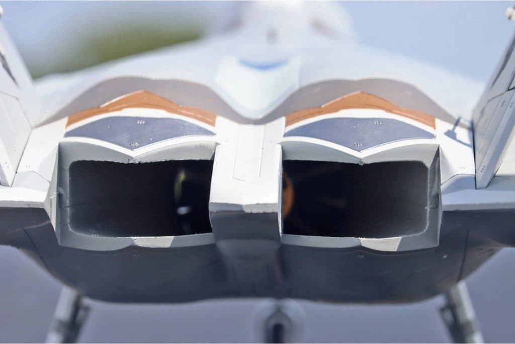 AVIÃO FW F-22 90 RAPTOR V2 8S EDF PNP FJ31335P