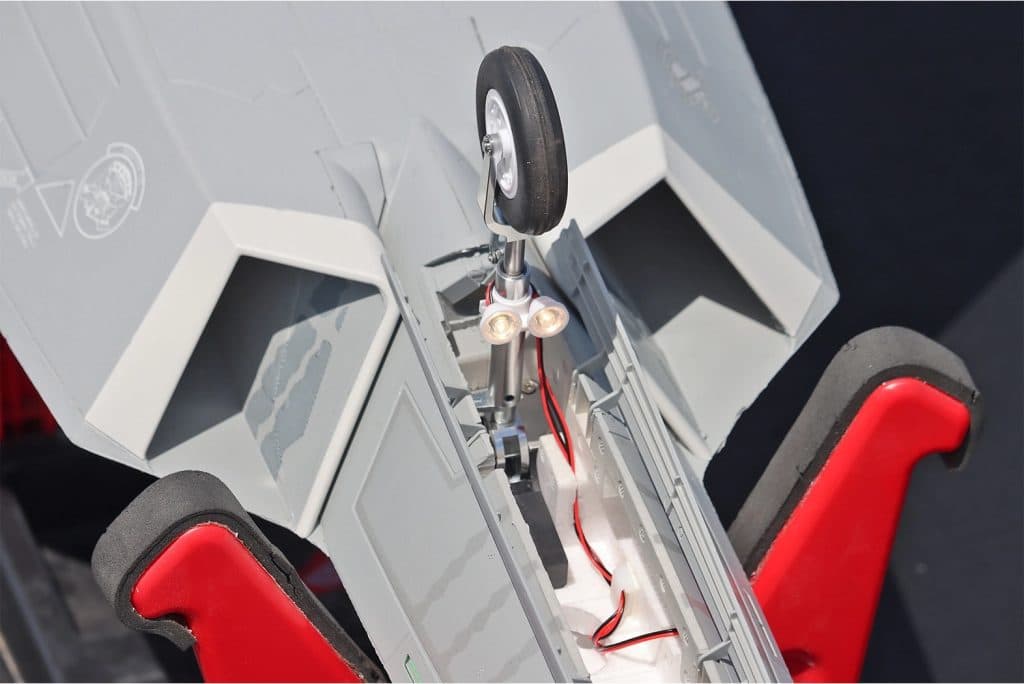 AVIÃO FW F-22 90 RAPTOR V2 8S EDF PNP FJ31335P