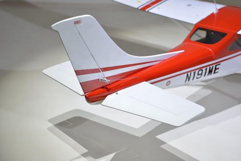 AVIAO PHOENIX CESSNA SKYLANE 182 82" 1.20/20CC ARF V2 PH085