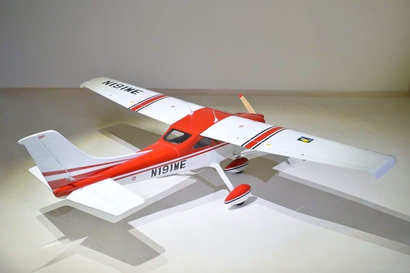 AVIAO PHOENIX CESSNA SKYLANE 182 82" 1.20/20CC ARF V2 PH085