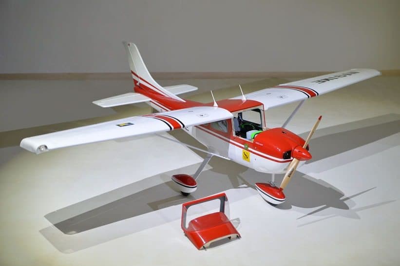AVIAO PHOENIX CESSNA SKYLANE 182 82" 1.20/20CC ARF V2 PH085