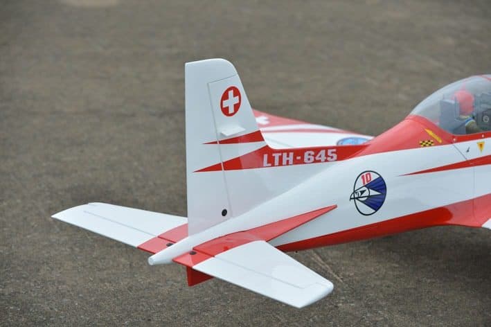 AVIAO PHOENIX PC21 PILATUS 70" W/RETRACT 35CC ARF V2 PH087