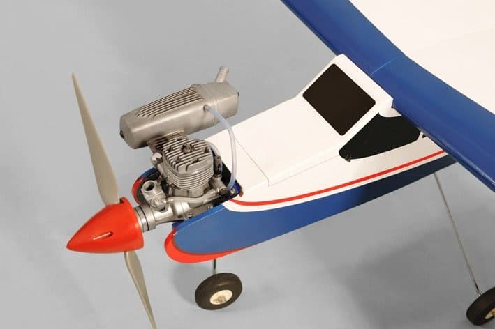 AVIAO PHOENIX CLASSIC TRAINER 68" .60 ARF PH109