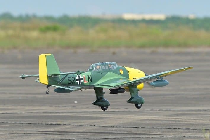 AVIAO PHOENIX STUKA JU87 75" 1.20/20CC ARF PH149